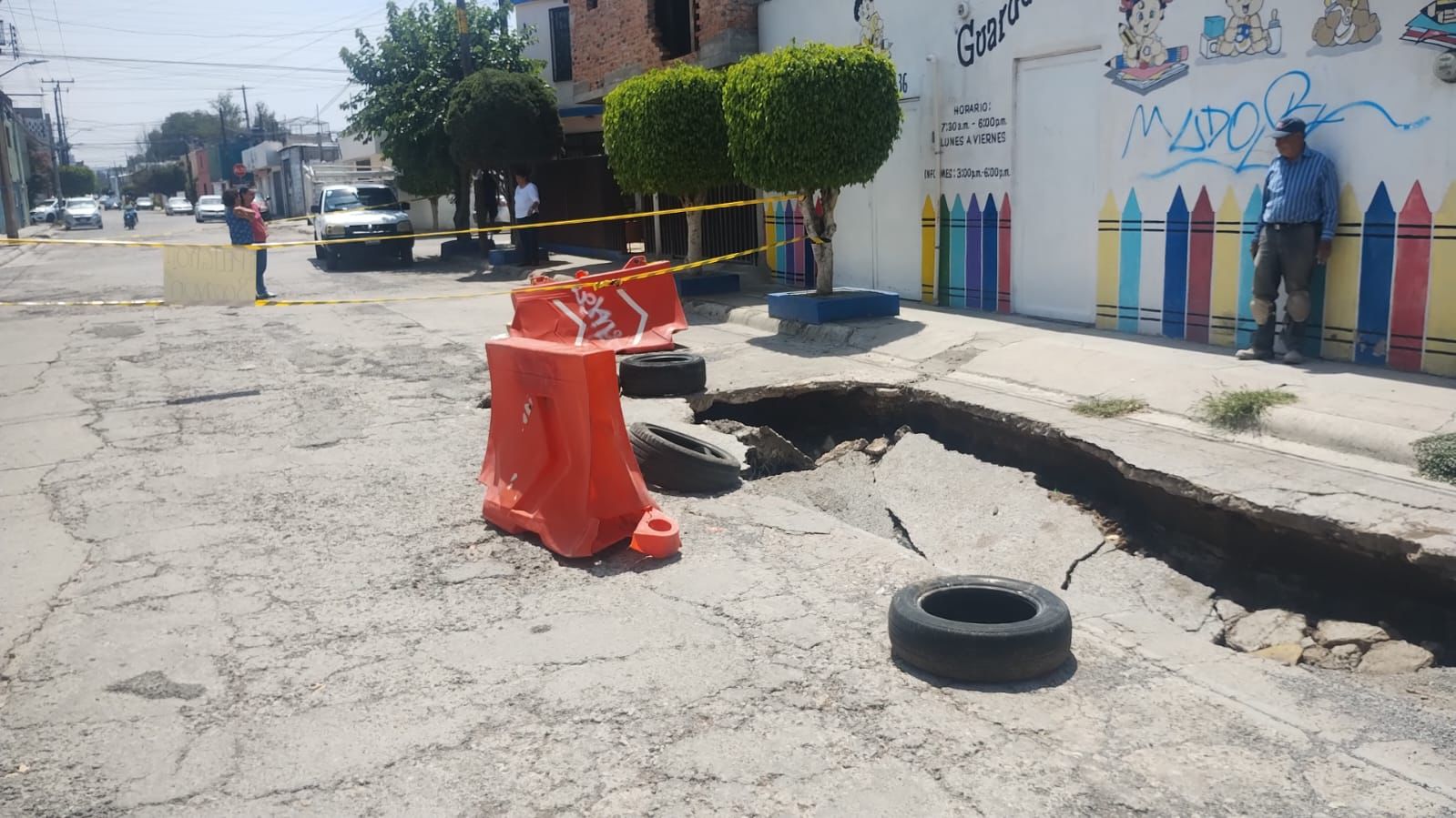 Atiende Interapas colapso en el sistema de drenaje en Colorines