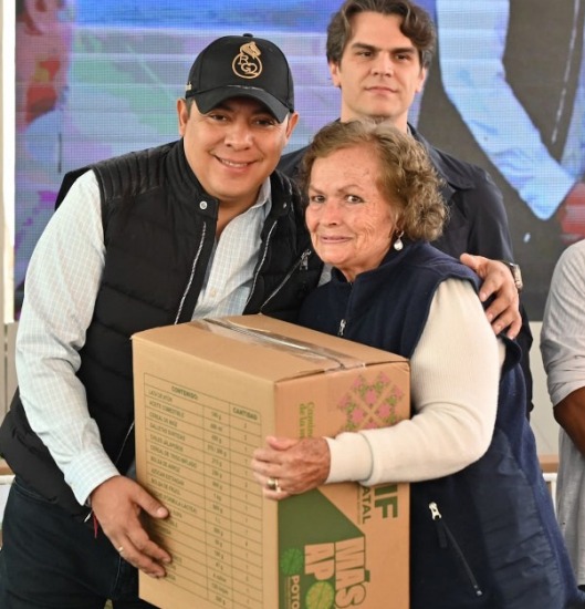 Entregan seguridad alimentaria a familias de la capital de SLP